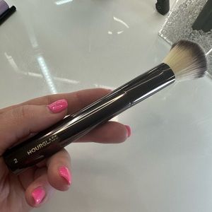 Hourglass powder brush